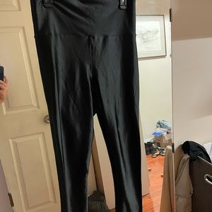 Divided H&M shiny black leggings, size M